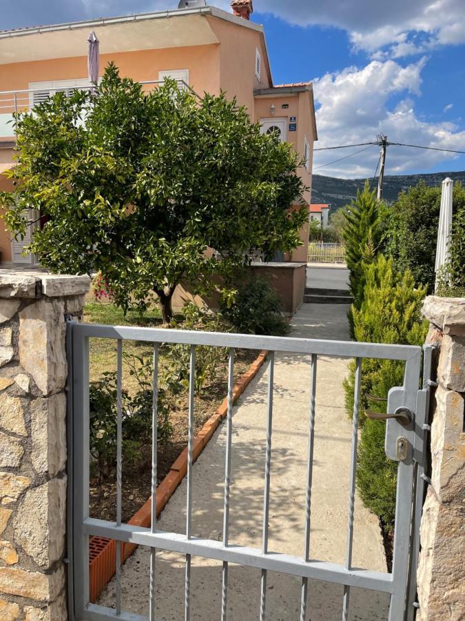 Haus Grace Apartment Kastela Exterior photo